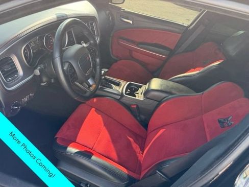 Used 2022 Dodge Charger Scat Pack w/ Dynamics Package RWD image 10