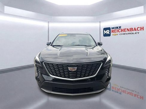 Used 2023 Cadillac XT4 Premium Luxury FWD image 9