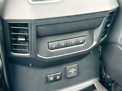 Used 2023 Toyota Tundra Platinum image 25