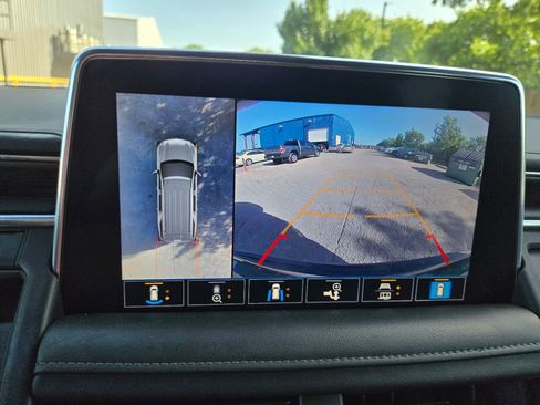 Used 2021 Chevrolet Tahoe Z71 w/ Z71 Signature Package image 7