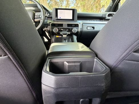 Used 2024 Toyota Tacoma SR5 AWD/4WD image 37
