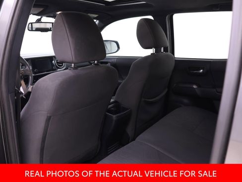 Certified 2017 Toyota Tacoma TRD Off-Road image 11