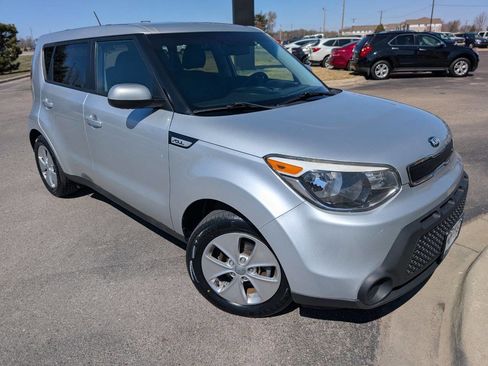 Used 2016 Kia Soul w/ Convenience Package image 3