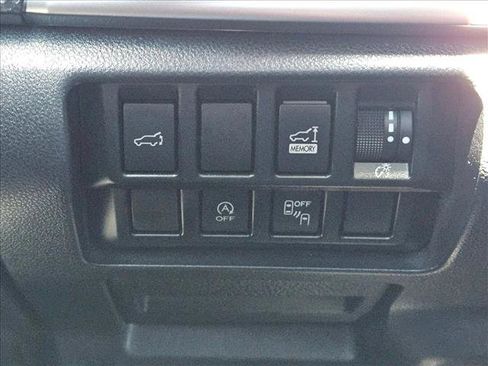 Used 2019 Subaru Forester Premium AWD/4WD image 16