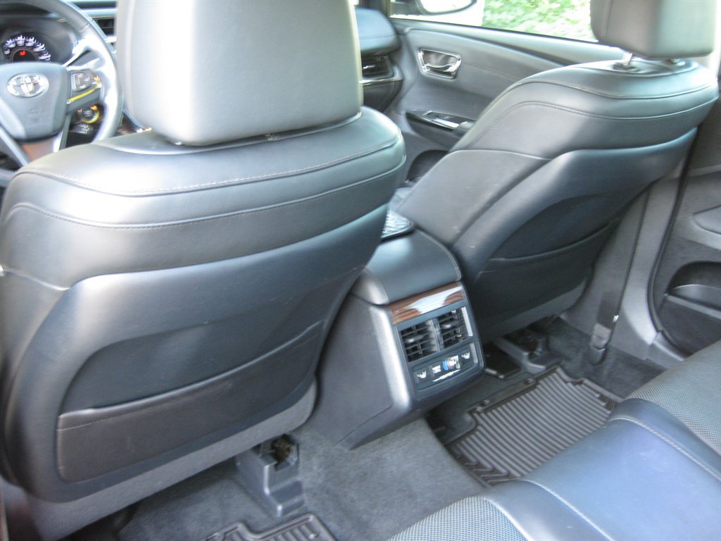 Used 2013 Toyota Avalon Limited FWD image 29