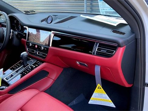 New 2026 Porsche Macan S image 22