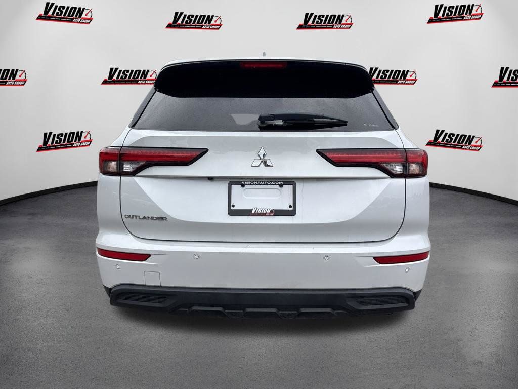 Used 2022 Mitsubishi Outlander ES AWD/4WD image 5