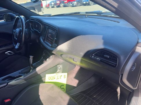 Used 2017 Dodge Challenger R/T Scat Pack w/ Leather Interior Group image 23