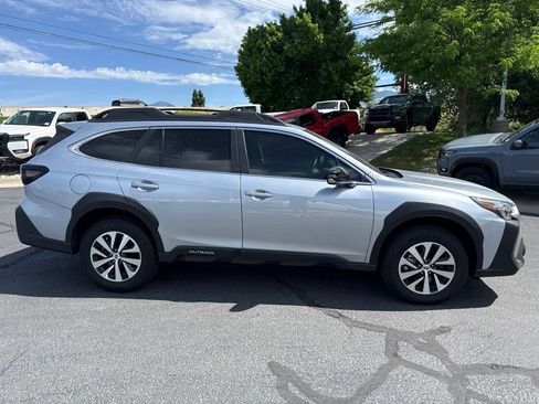 Used 2025 Subaru Outback Premium w/ Popular Package #1A AWD/4WD image 2
