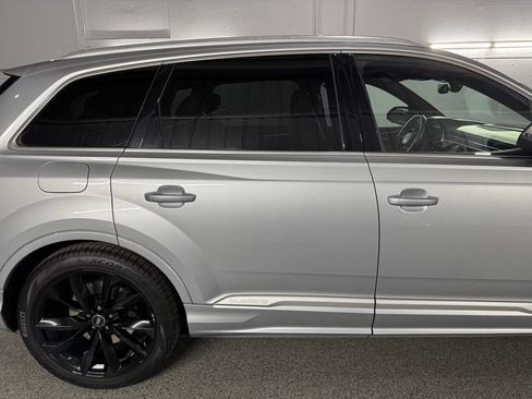 Used 2022 Audi SQ7 Premium Plus w/ SQ7 Executive Package AWD/4WD image 9