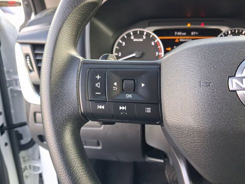 Used 2025 Nissan Rogue S FWD image 22