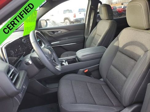 Used 2024 Chevrolet Traverse LT image 19