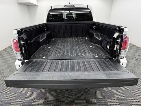 Used 2021 Toyota Tacoma TRD Sport w/ Technology Package AWD/4WD image 15