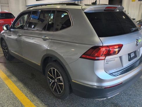Used 2021 Volkswagen Tiguan SE FWD image 5