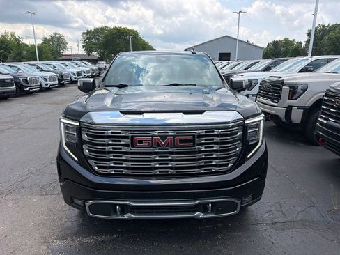 Used 2023 GMC Sierra 1500 Denali w/ Denali Reserve Package AWD/4WD image 3