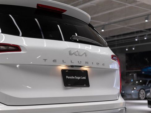 Used 2024 Kia Telluride S image 29