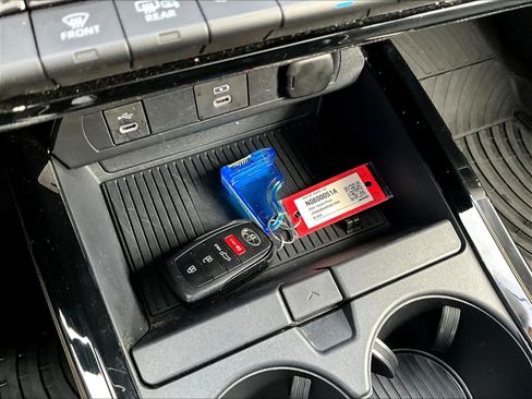 Used 2024 Toyota Prius Limited image 31