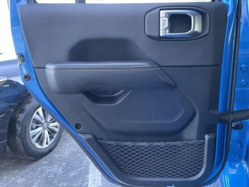 Used 2024 Jeep Wrangler Sahara image 22