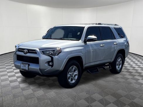 Used 2021 Toyota 4Runner SR5 Premium w/ Moonroof Package AWD/4WD image 3