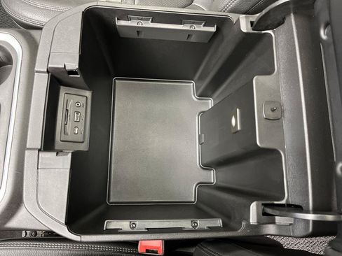 Certified 2021 GMC Sierra 1500 Denali w/ Denali Ultimate Package AWD/4WD image 28