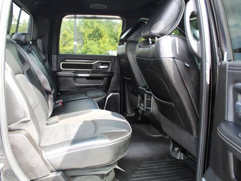 Used 2019 RAM 2500 Laramie AWD/4WD image 12