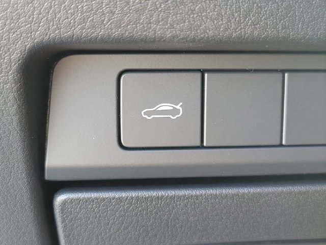 New 2026 MAZDA MAZDA3 s FWD image 19