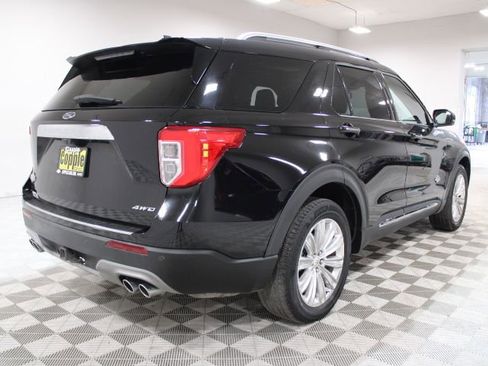 Used 2022 Ford Explorer King Ranch w/ Technology Package image 11