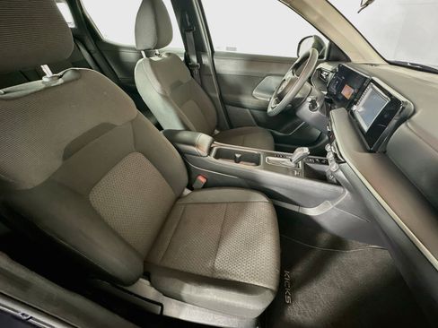 Used 2025 Nissan Kicks S FWD image 29