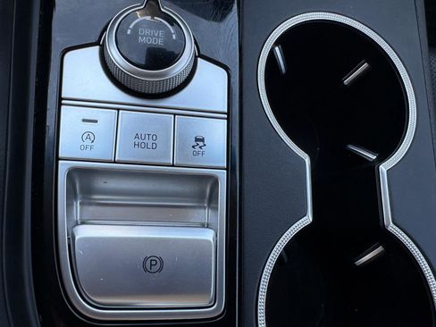 Used 2021 Genesis G70 2.0T image 32