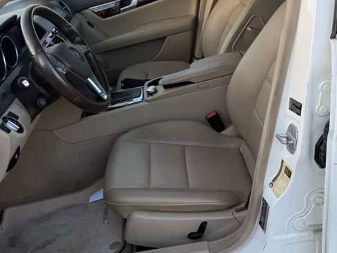Used 2013 Mercedes-Benz C 250 Sedan image 9