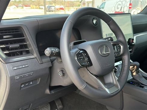 Used 2026 Lexus GX 550 w/ Cold Area Package image 22