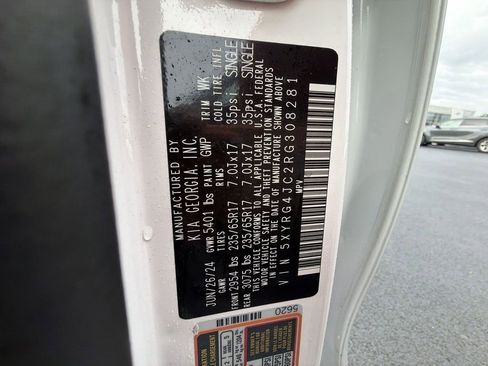 Used 2024 Kia Sorento LX FWD image 19