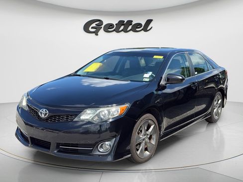 Used 2012 Toyota Camry SE FWD image 1