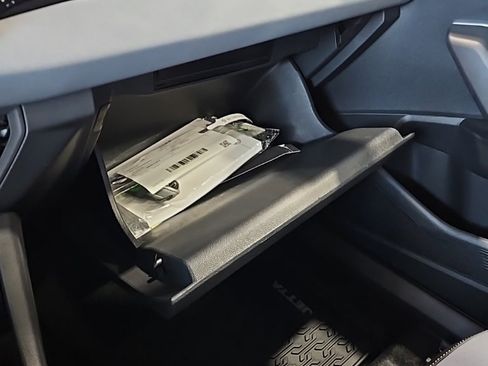 New 2026 Volkswagen Jetta SE image 29