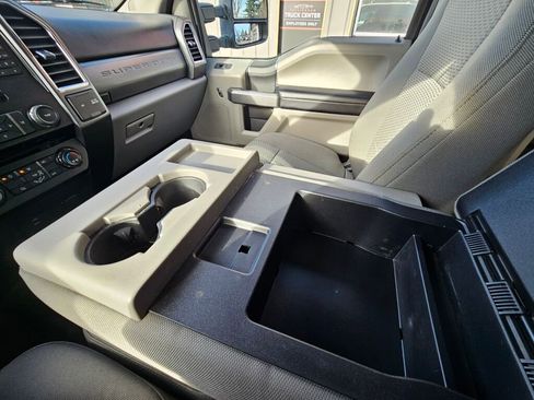 Used 2017 Ford F350 XLT image 39