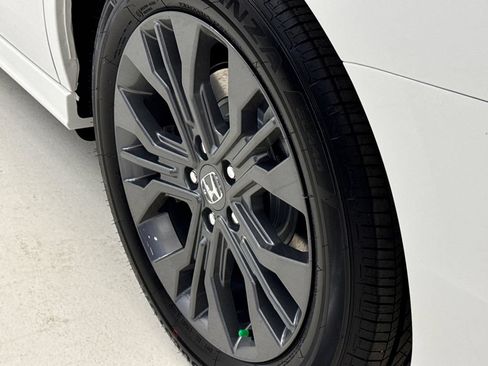 New 2026 Honda Odyssey Touring image 11