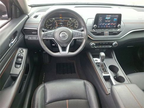 Used 2022 Nissan Altima 2.5 SR image 11