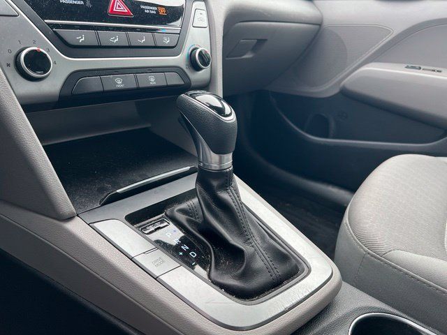 Used 2017 Hyundai Elantra SE FWD image 19