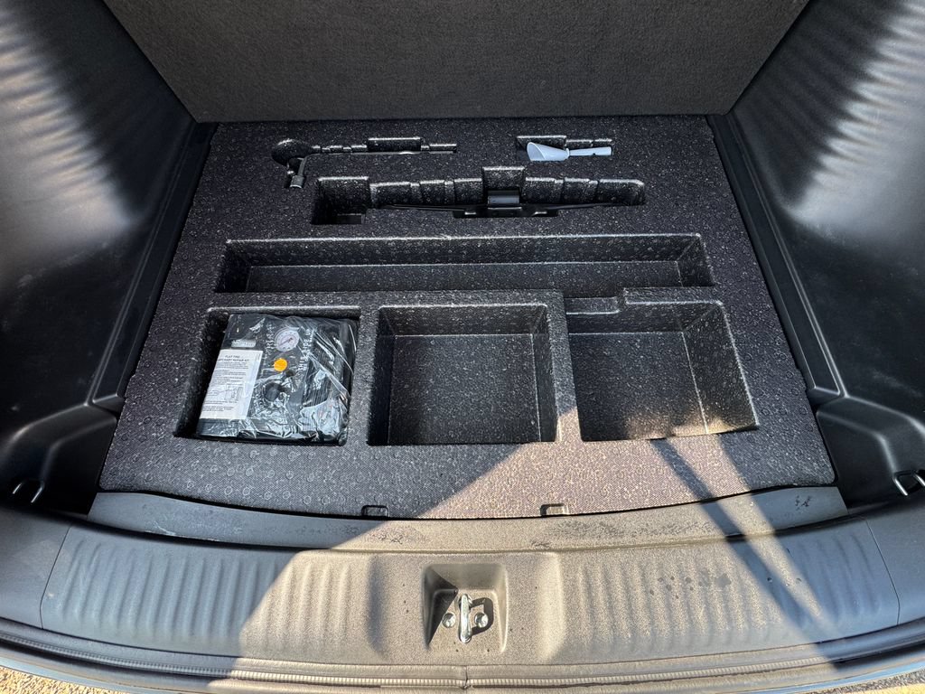 Used 2023 Honda HR-V EX-L image 13