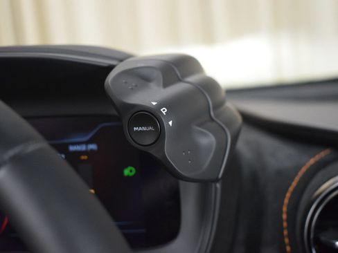 Used 2024 McLaren 750S Spider RWD image 29