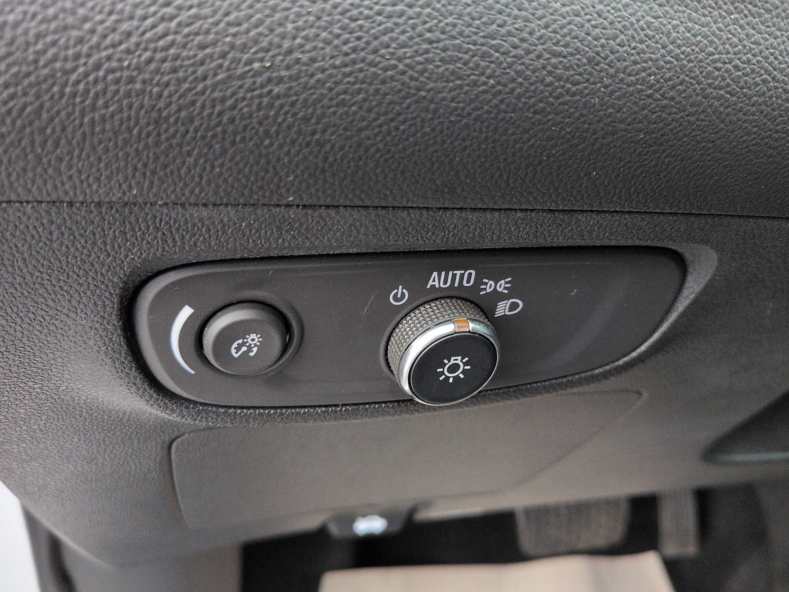 Used 2025 Buick Encore GX Preferred FWD image 15