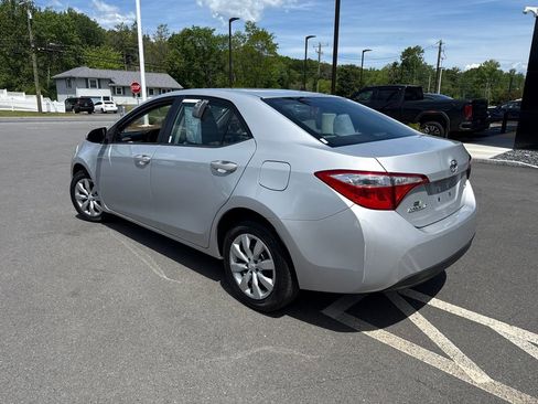 Used 2016 Toyota Corolla LE FWD image 3