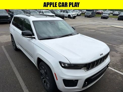 Used 2023 Jeep Grand Cherokee L Overland w/ Luxury Tech Group IV AWD/4WD image 2
