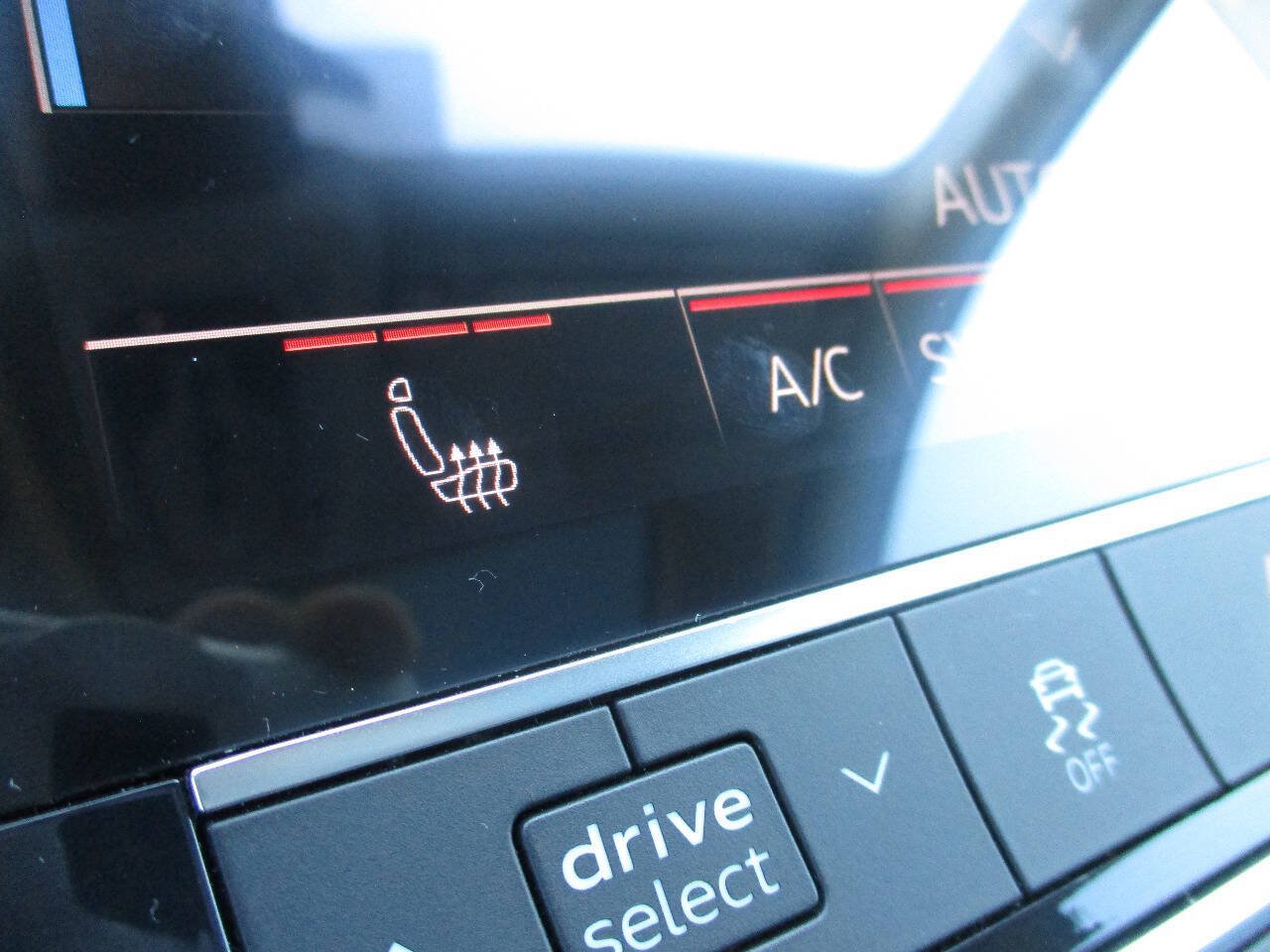 Used 2023 Audi Q7 3.0T Premium Plus AWD/4WD image 31