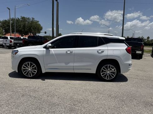 Used 2023 GMC Terrain Denali AWD/4WD image 9