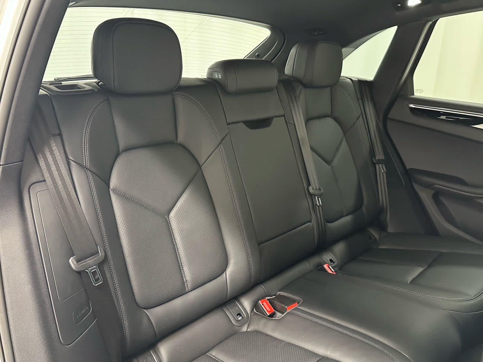 Used 2023 Porsche Macan S AWD/4WD image 22