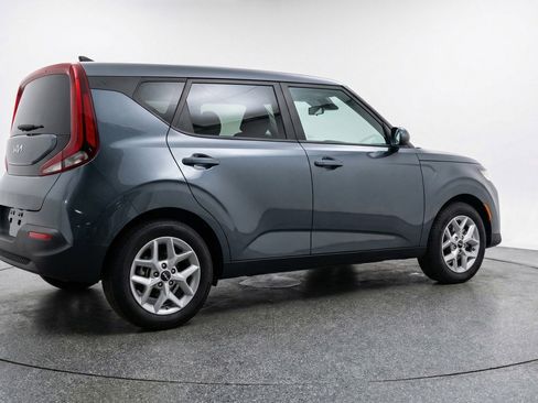 Used 2025 Kia Soul LX w/ LX Technology Package FWD image 9