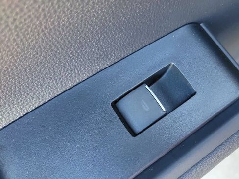 New 2026 Toyota Highlander Platinum AWD/4WD image 18