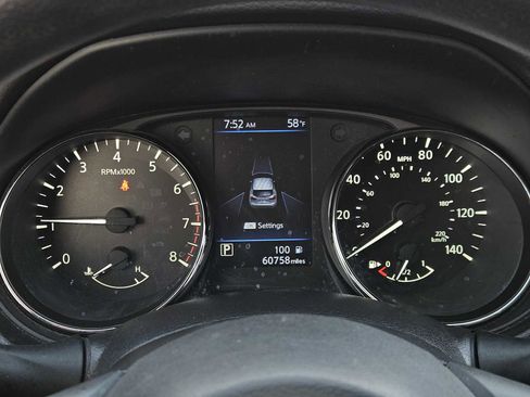 Used 2020 Nissan Rogue Sport S image 15