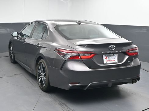 Used 2022 Toyota Camry SE image 7